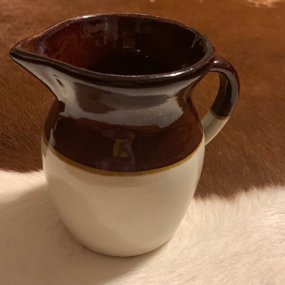 R.R.P. Co, Roseville, Ohio, USA. Vintage Cream/Milk Pitcher